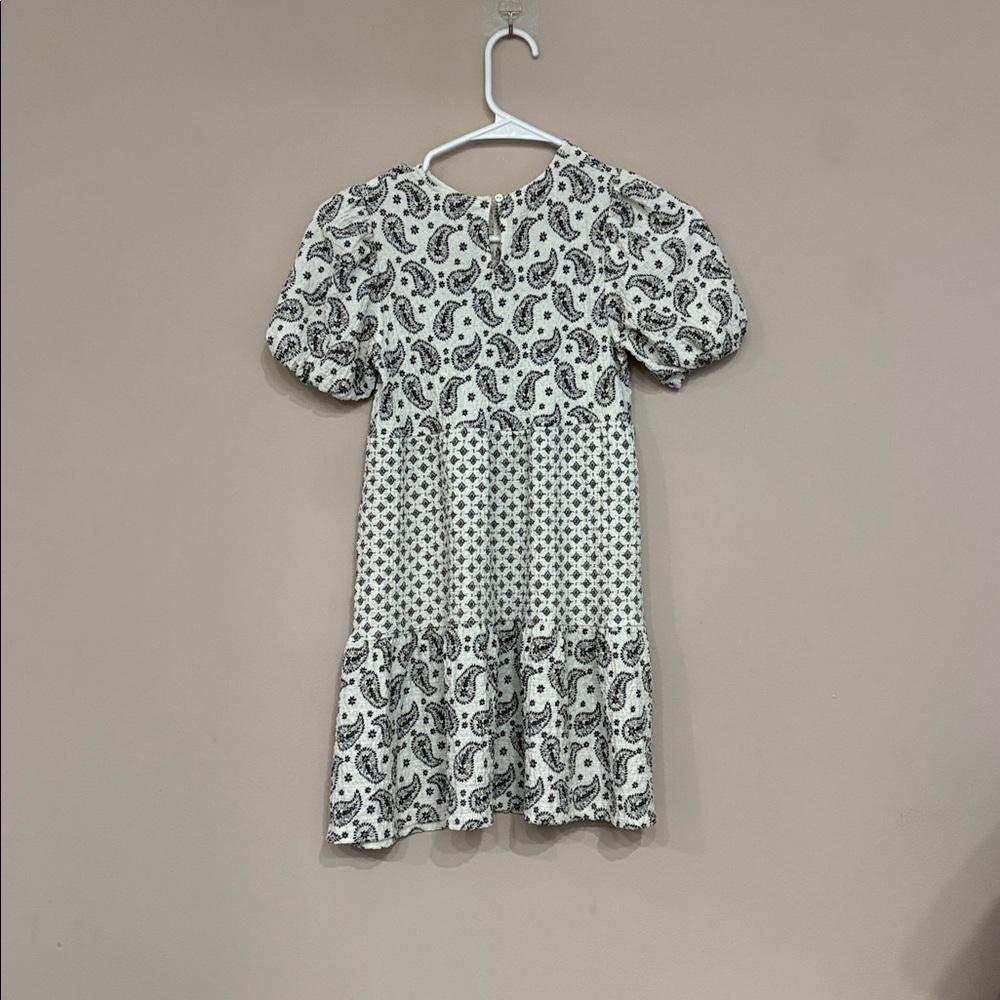 Zara summer dress short sleeves tiered textured black & white puff sleeves 9